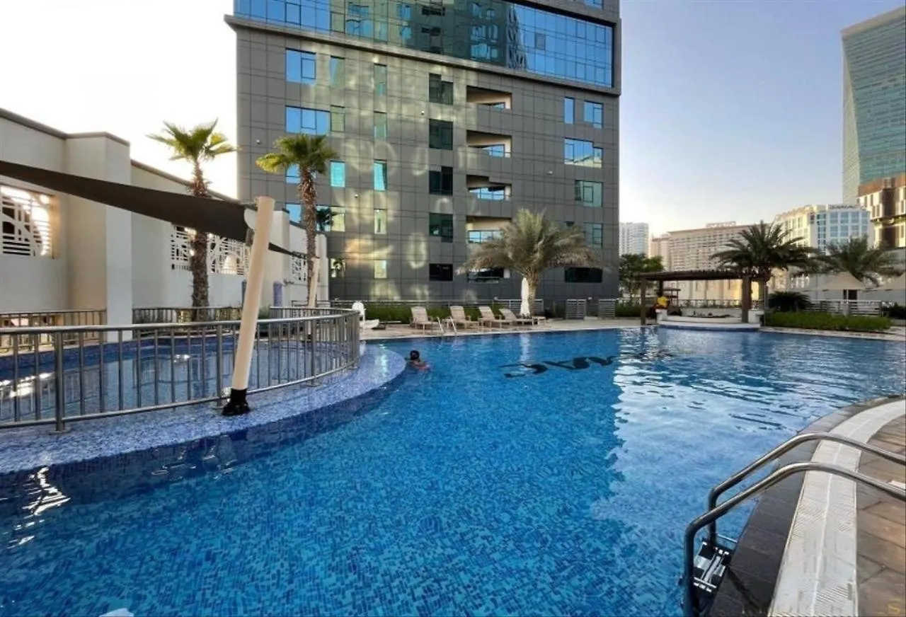 公寓 Spacious 1Br - Balcony & Pool View - Capital Bay 迪拜 阿拉伯联合酋长国