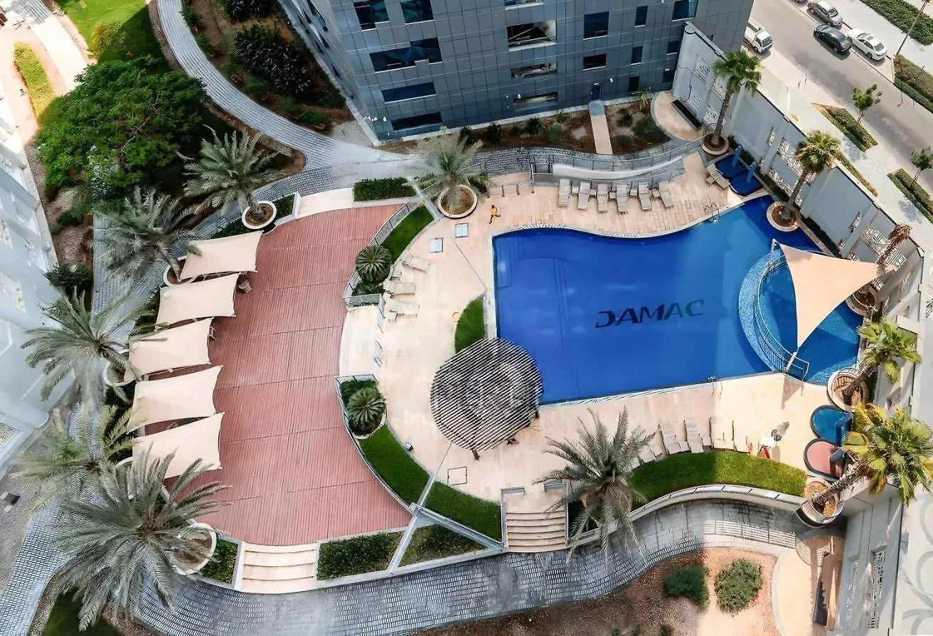 Spacious 1Br - Balcony & Pool View - Capital Bay 迪拜