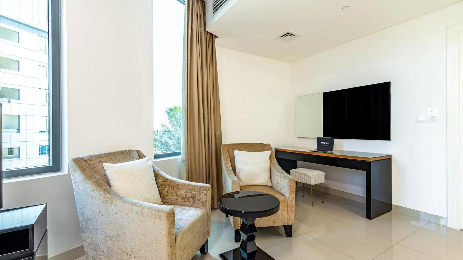 Spacious 1Br - Balcony & Pool View - Capital Bay 迪拜 0*,  阿拉伯联合酋长国