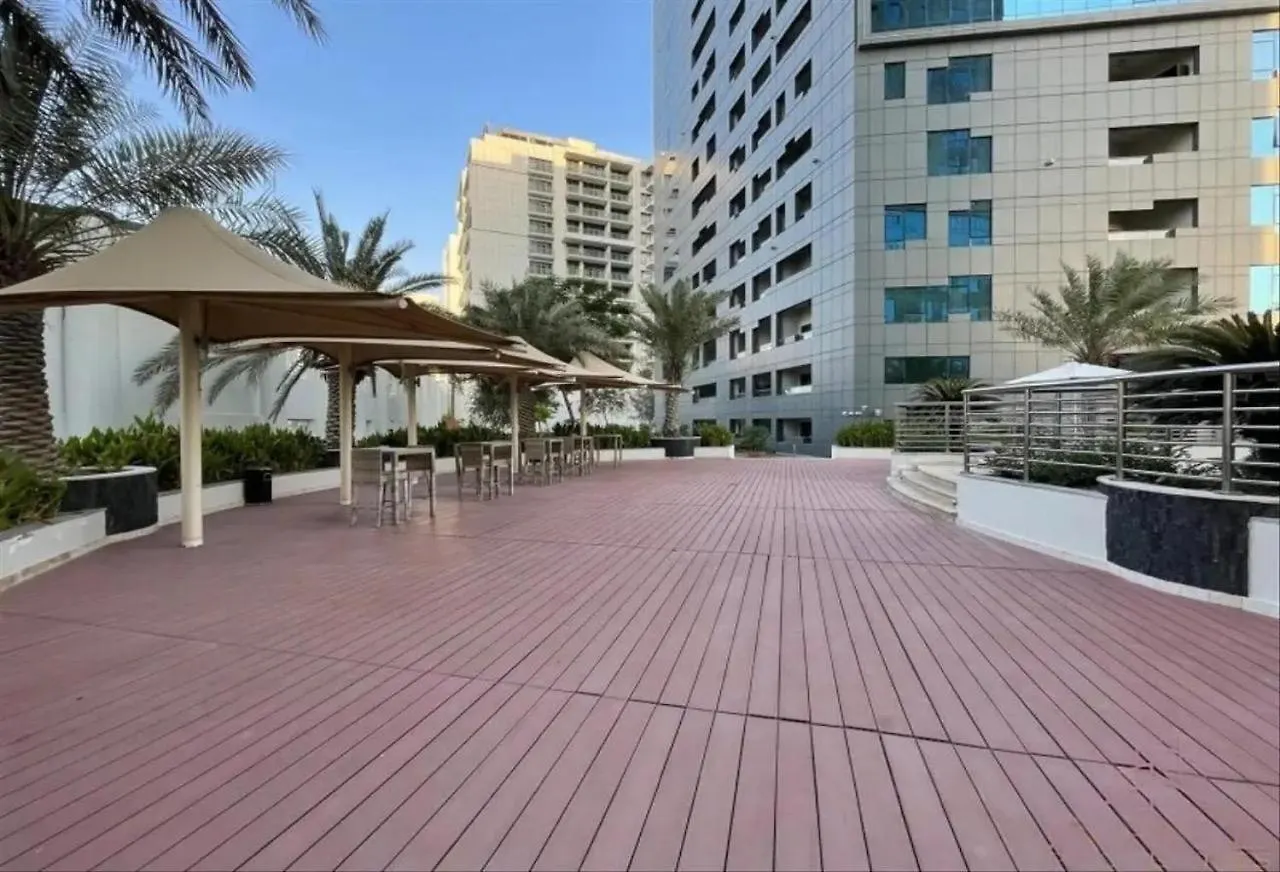 Spacious 1Br - Balcony & Pool View - Capital Bay 迪拜