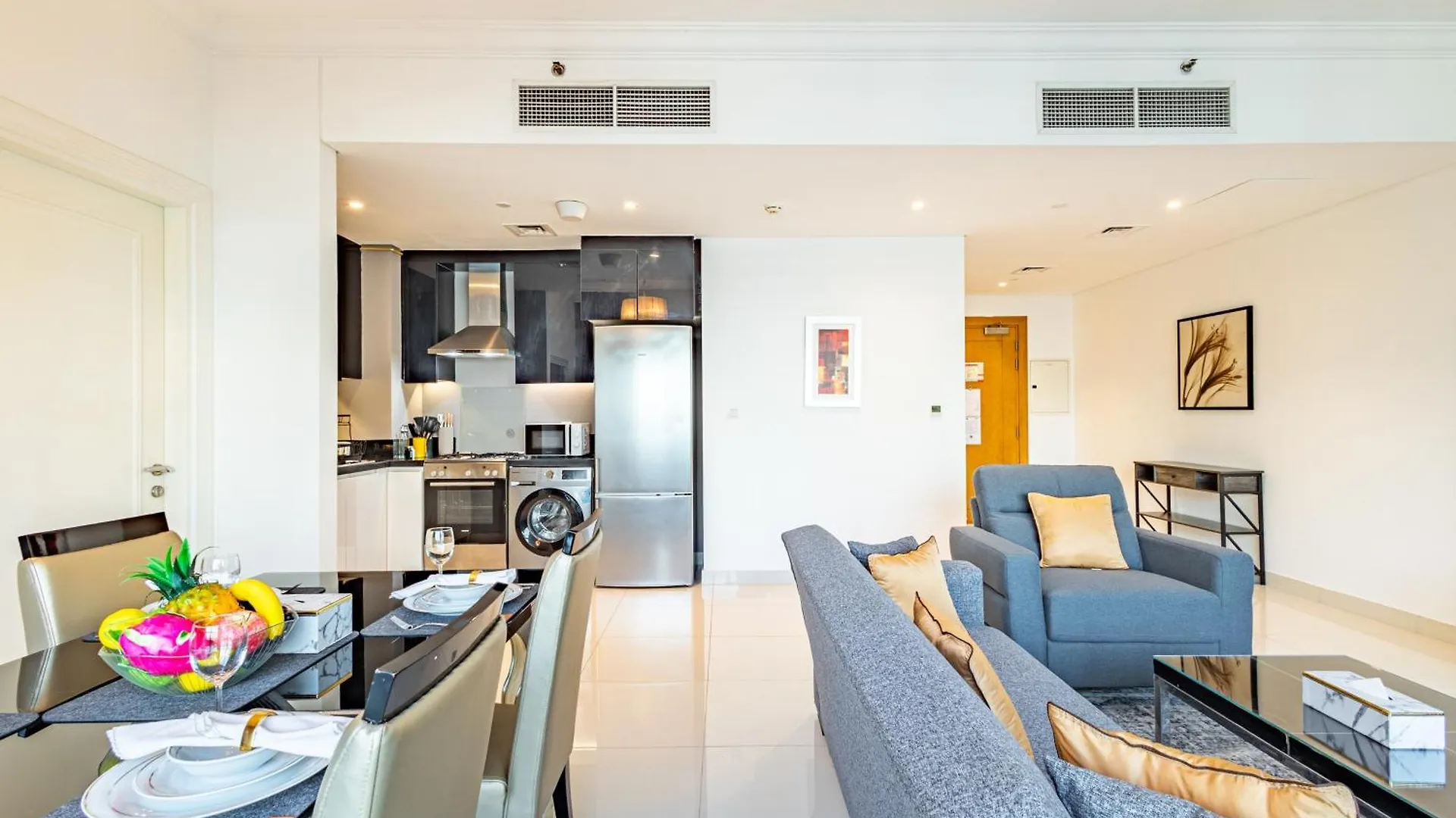 Spacious 1Br - Balcony & Pool View - Capital Bay 迪拜