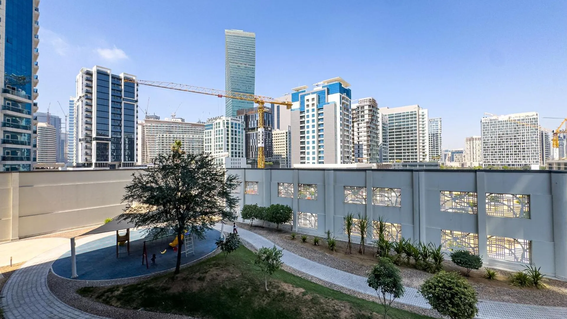 Spacious 1Br - Balcony & Pool View - Capital Bay 迪拜 阿拉伯联合酋长国