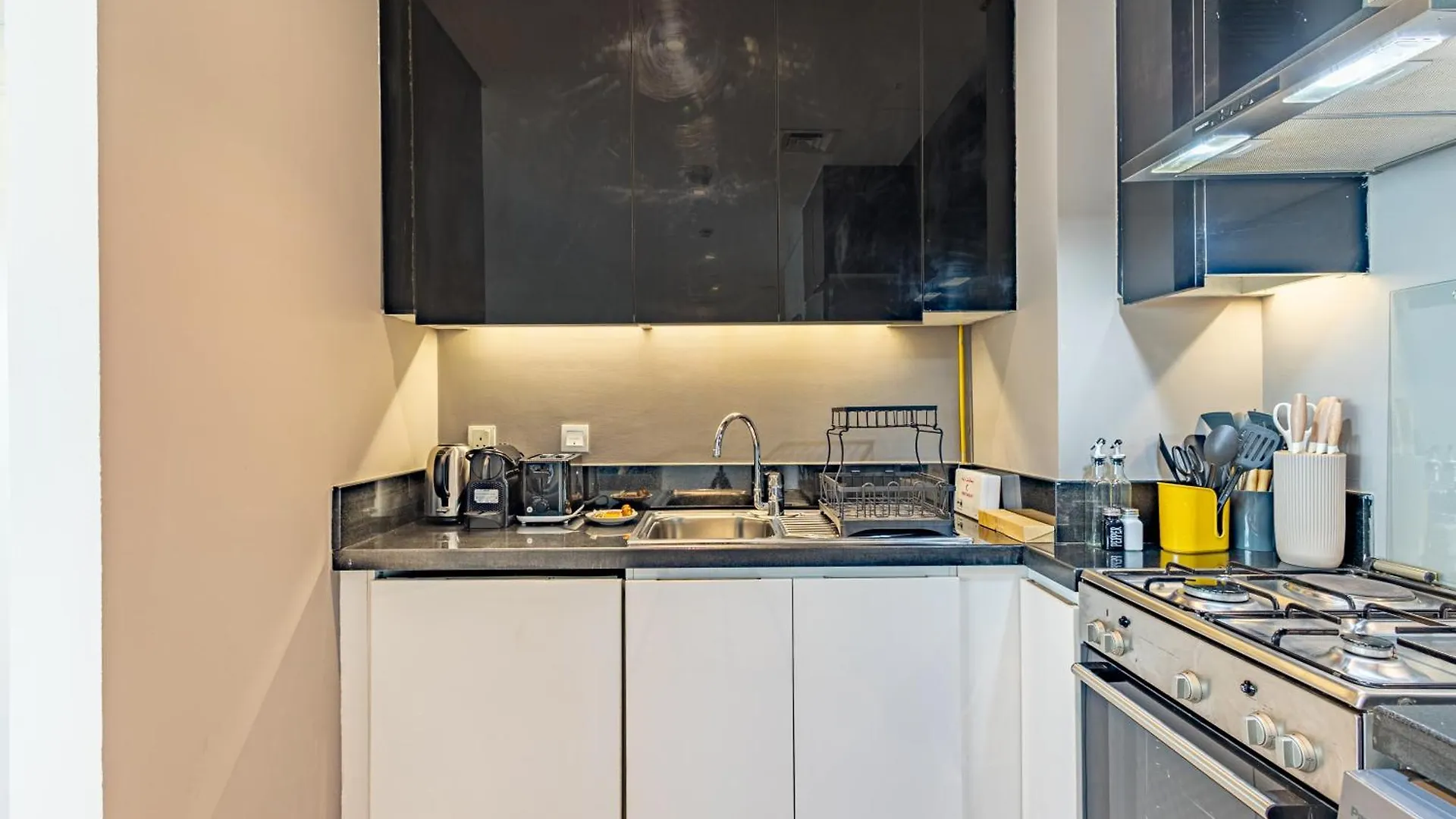 Spacious 1Br - Balcony & Pool View - Capital Bay 迪拜 0*,