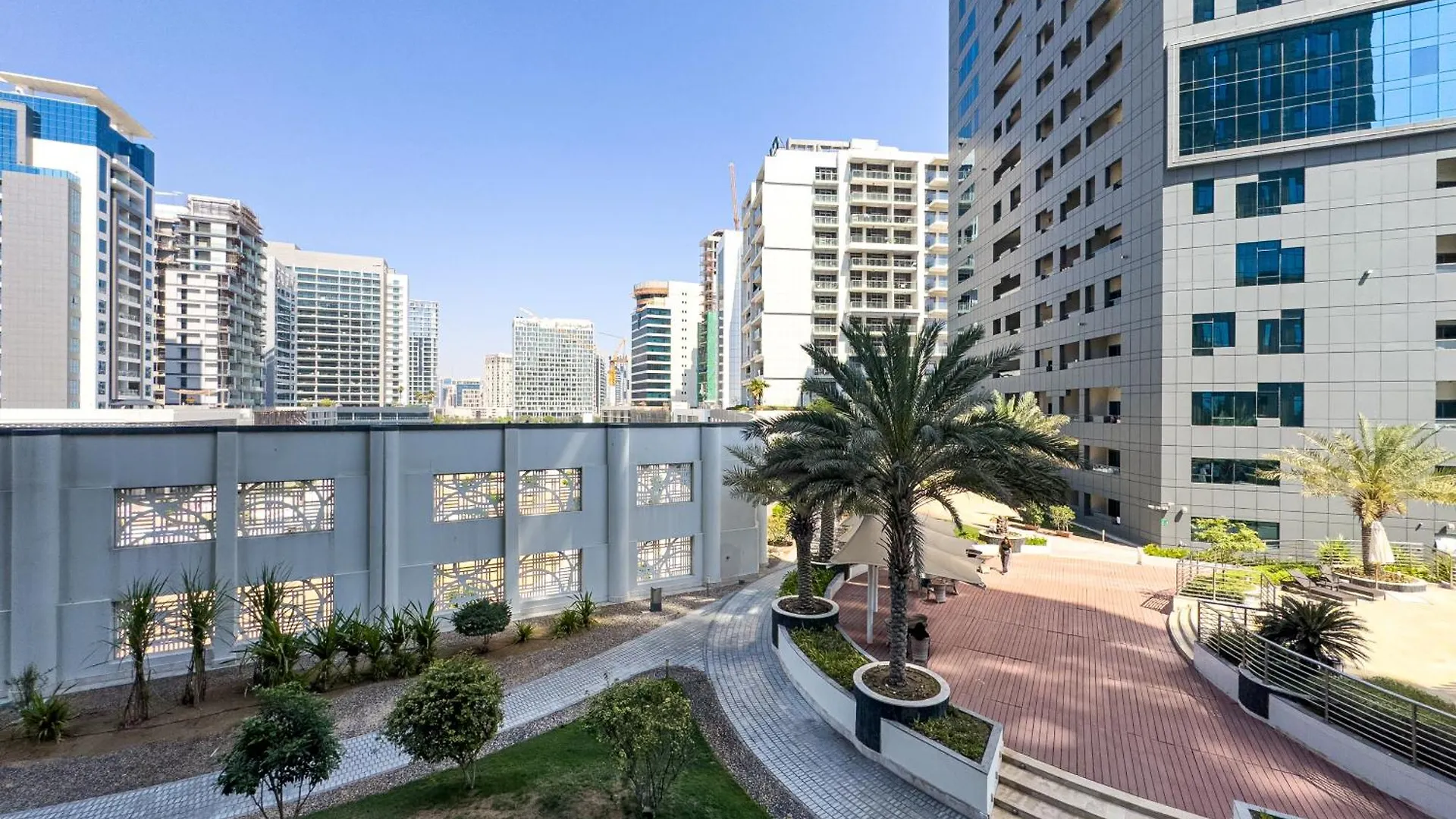 Spacious 1Br - Balcony & Pool View - Capital Bay 迪拜 0*,  阿拉伯联合酋长国